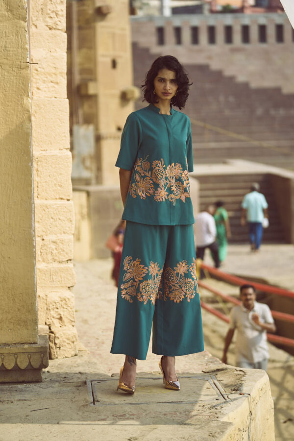 Placement Embroidered Set - Image 7