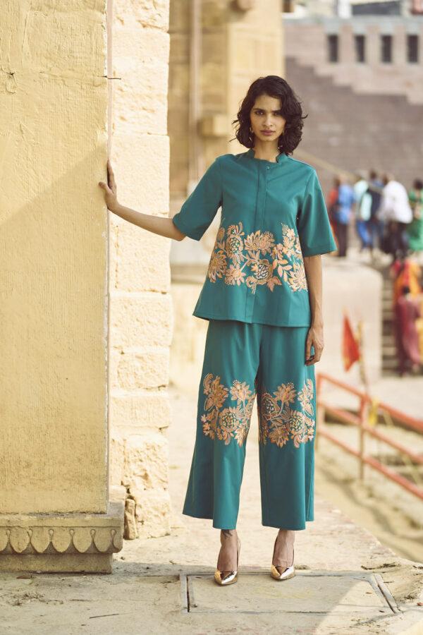 Placement Embroidered Set - Image 8
