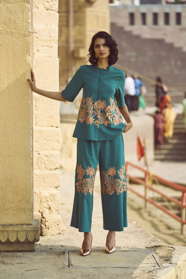 Placement Embroidered Set - Image 10
