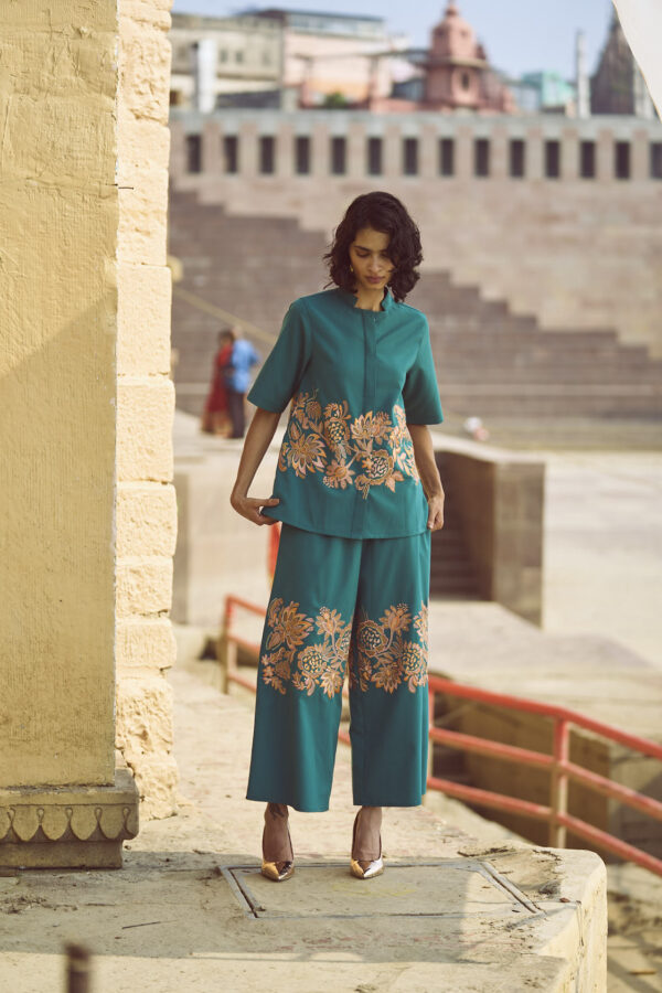 Placement Embroidered Set - Image 5