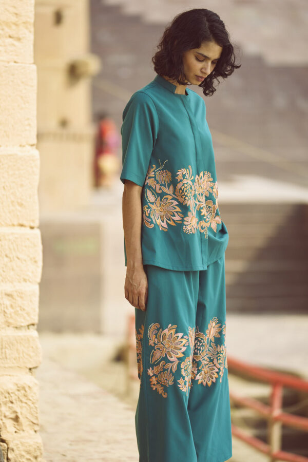 Placement Embroidered Set - Image 9