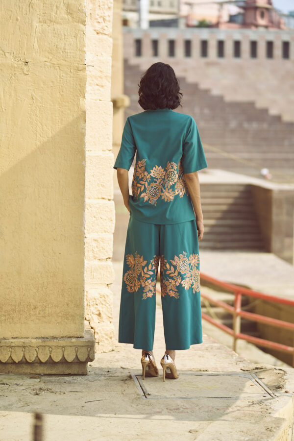 Placement Embroidered Set - Image 17
