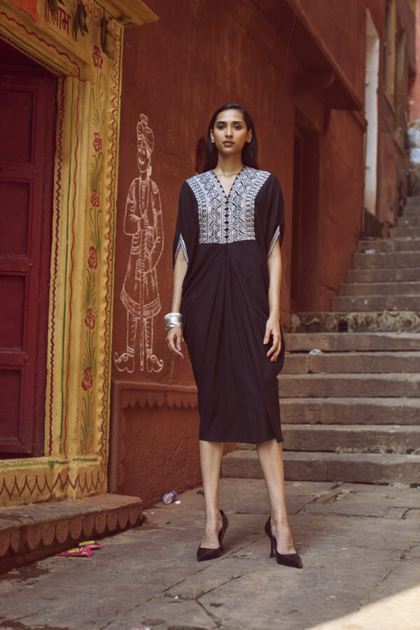 Embroidered Bib Kaftan - Image 4