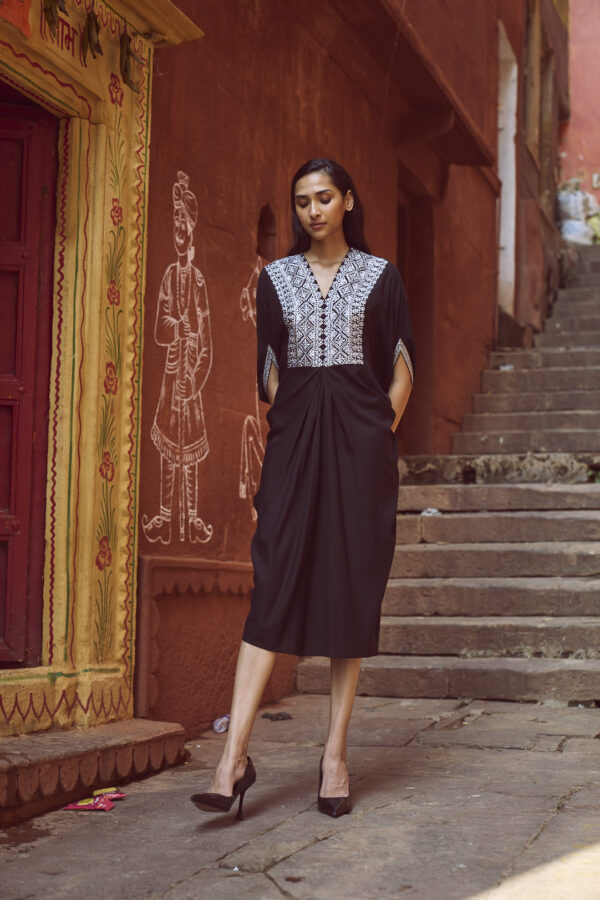 Embroidered Bib Kaftan - Image 5