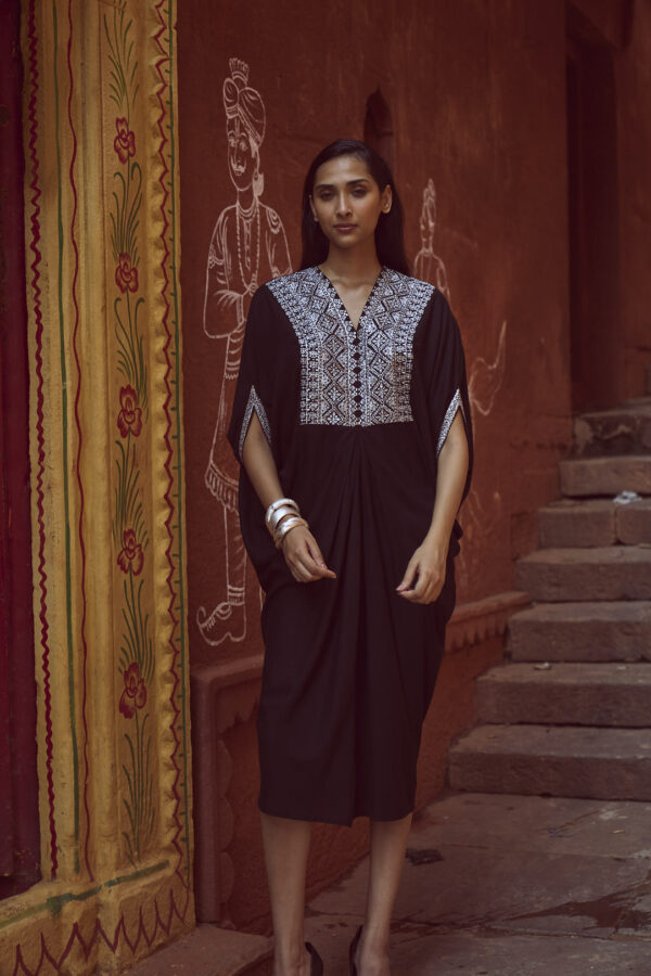 Embroidered Bib Kaftan - Image 7