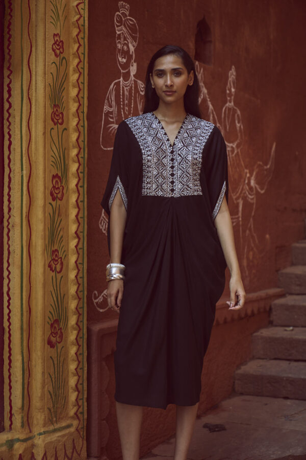 Embroidered Bib Kaftan - Image 8