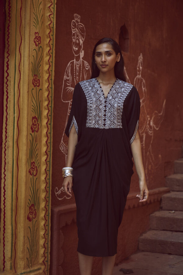 Embroidered Bib Kaftan - Image 9