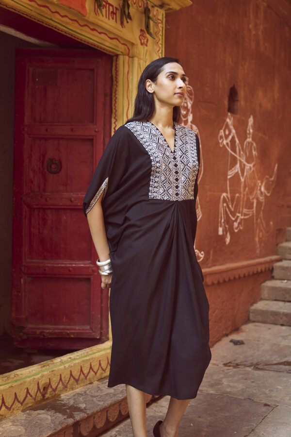 Embroidered Bib Kaftan - Image 12