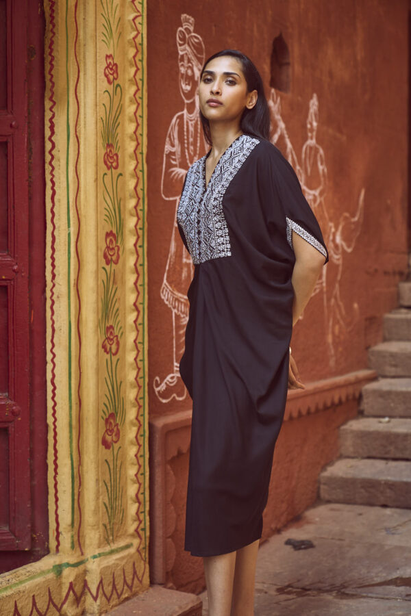 Embroidered Bib Kaftan - Image 15