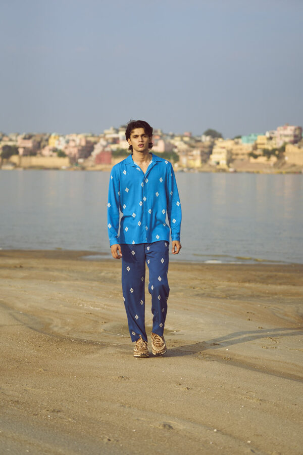 Blue Ikkat Print Shirt - Image 12