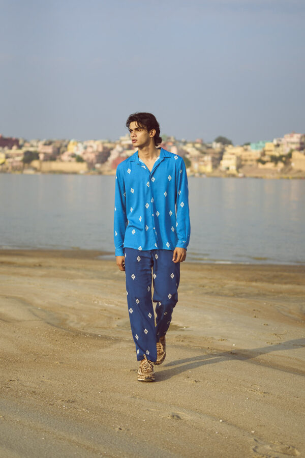 Blue Ikkat Print Shirt - Image 13