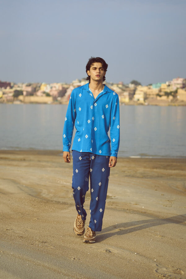 Blue Ikkat Print Shirt - Image 15