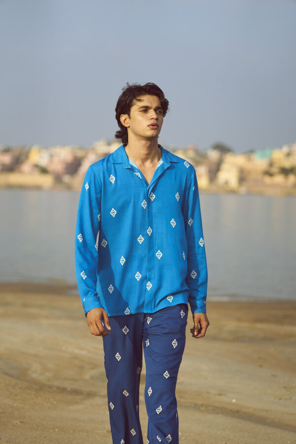 Blue Ikkat Print Shirt - Image 10
