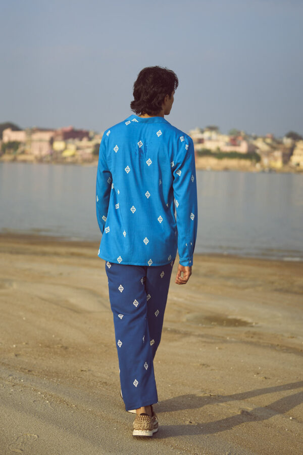 Blue Ikkat Print Shirt - Image 17