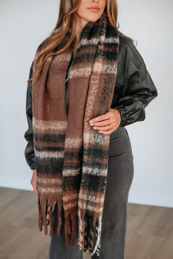 Effortless Trendsetter Plaid Scarf - Image 3