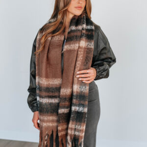 Effortless Trendsetter Plaid Scarf