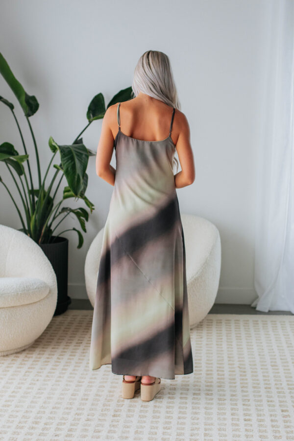 Indri Maxi Dress - Image 7