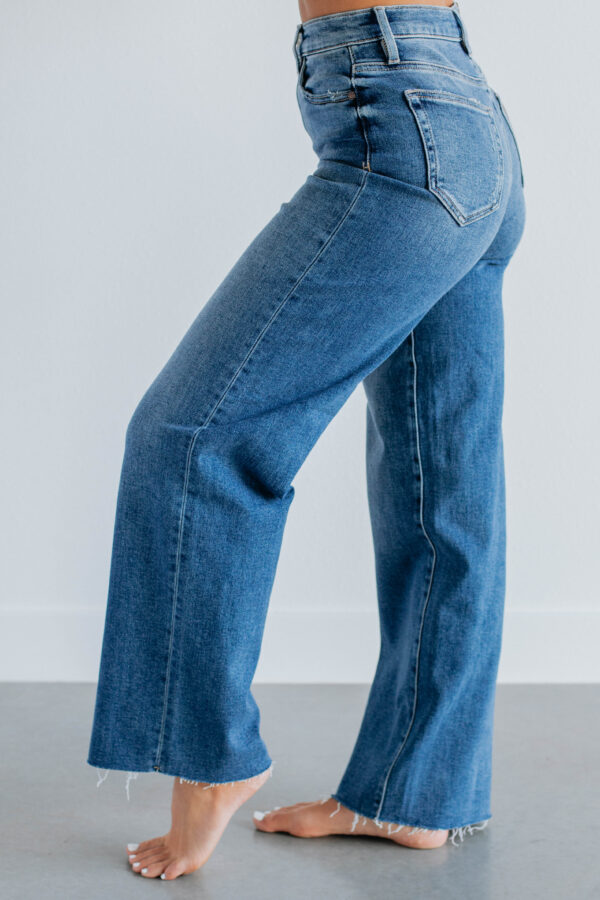 Logan Hidden Jeans - Medium Wash - Image 2