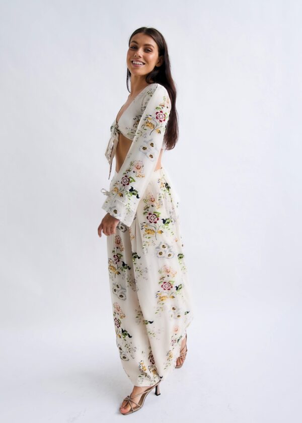 Vintage floral tie top with bell sleeves Floral Fantasy - Image 5