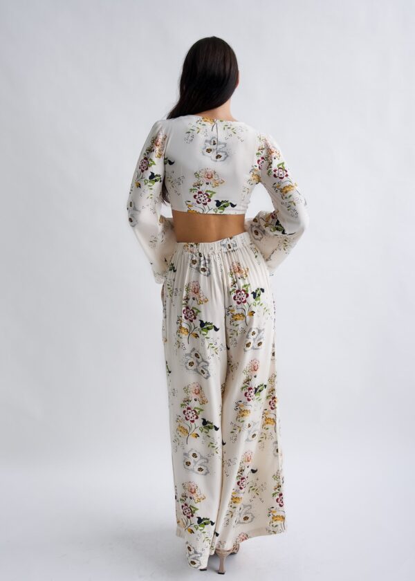 Vintage floral tie top with bell sleeves Floral Fantasy - Image 6
