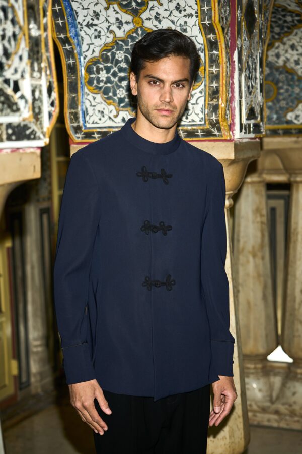 Contrast Knot Button Suit - Image 11