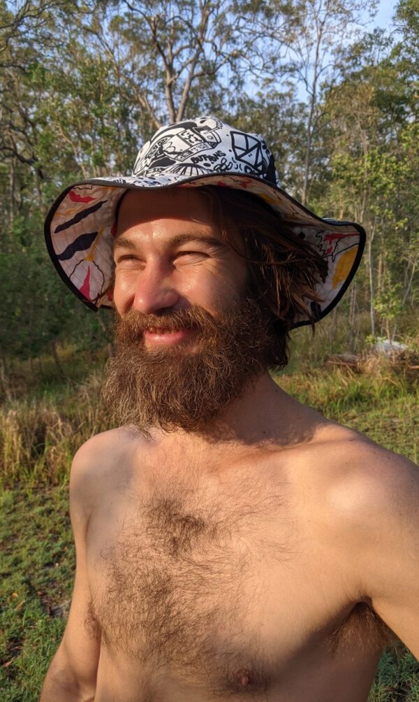 GNK REVERSIBLE BUCKET HAT - Image 4