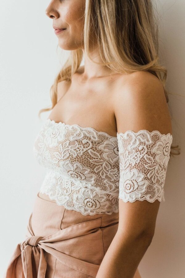 Ivy Off The Shoulder Crop - Image 17