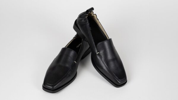 THE LOAFER - Image 2