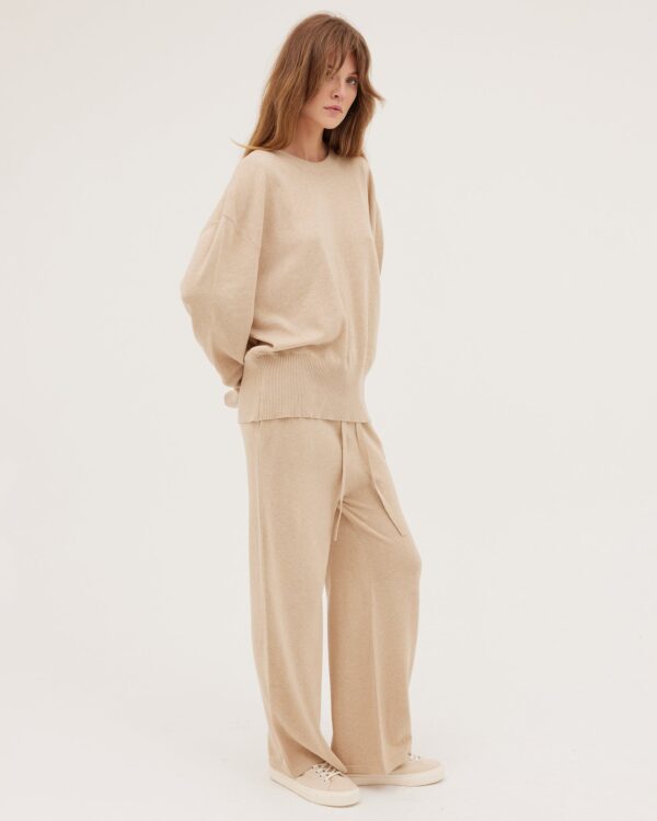 The Travel Crew Sweater | Barley - Image 2